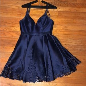 Dress (formal/homecoming/even)